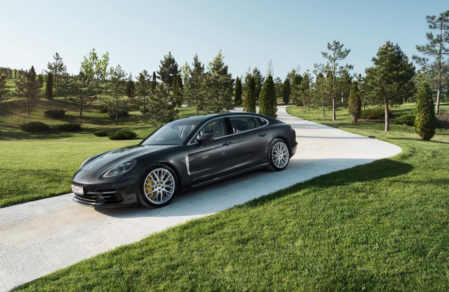  Porsche Panamera 4S 2016 года  (фото 44 из 65)